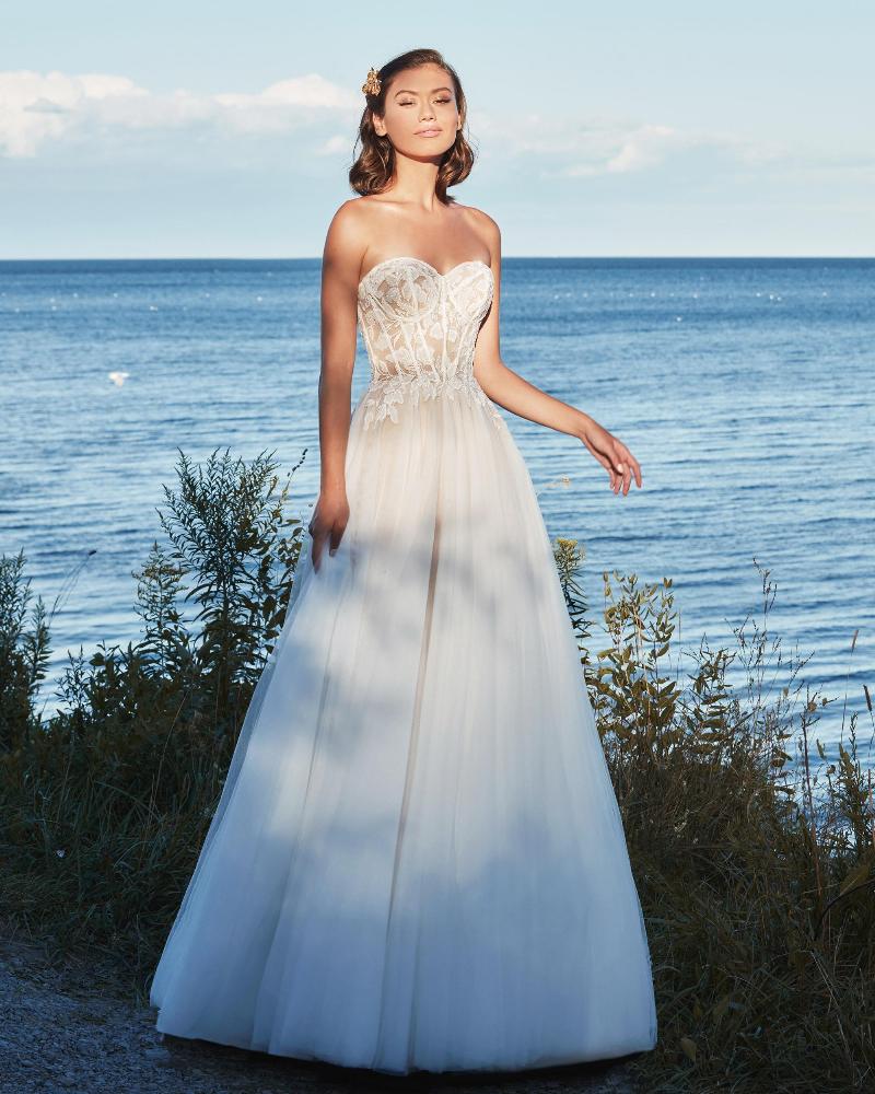 La21104 strapless tulle wedding dress with lace and removable sleeves 4